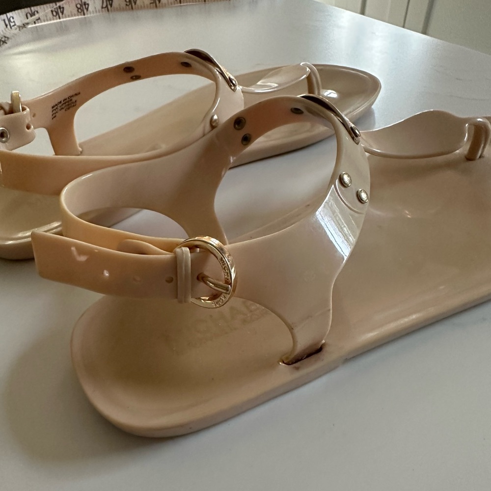 Michael Kors Thong Sandal - Picture 6 of 7